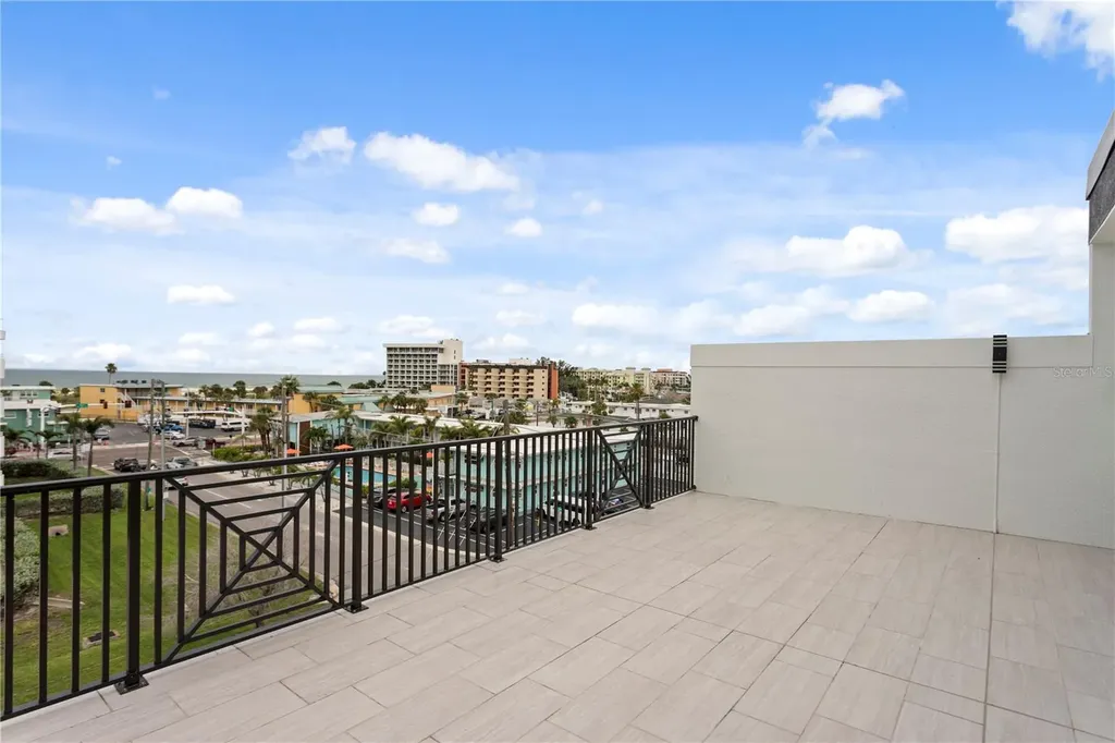11605 1st Street E Treasure Island FL 33706