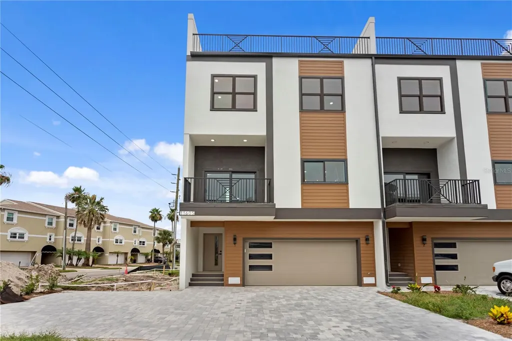 11605 1st Street E Treasure Island FL 33706