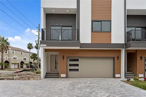 11605 1st Street E Treasure Island FL 33706