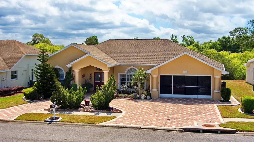 8622 Coral Creek Loop Hudson FL 34667