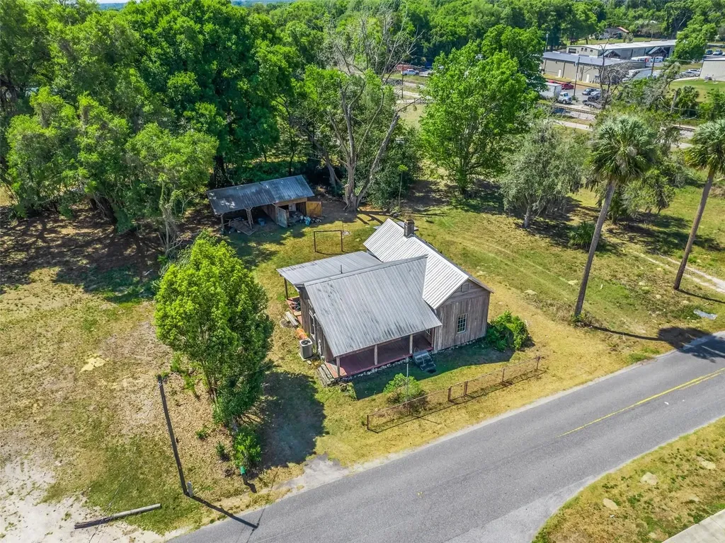 4241 County Road 106 Oxford FL 34484