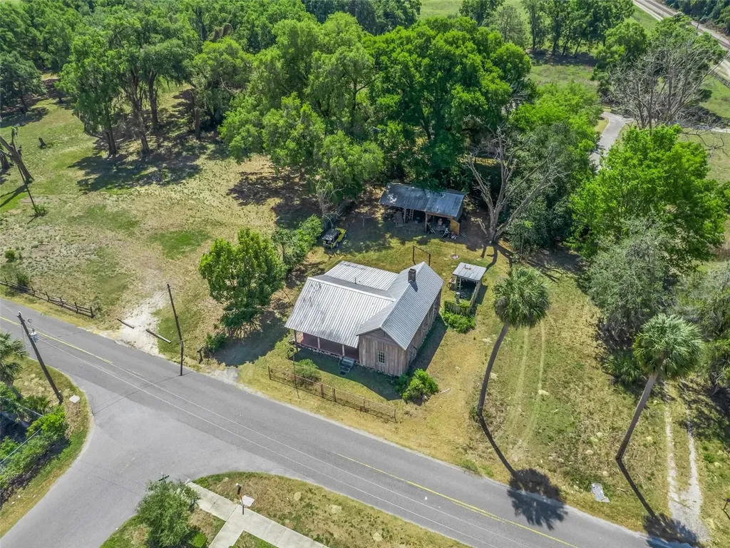 4241 County Road 106 Oxford FL 34484