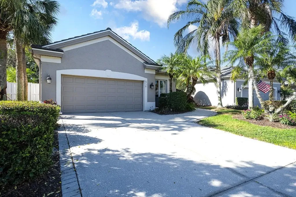 8738 49th Terrace E Bradenton FL 34211