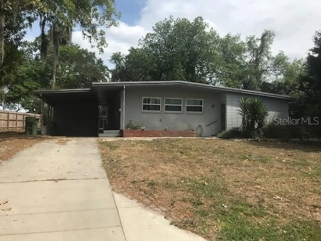 1220 Oak Drive Leesburg FL 34748