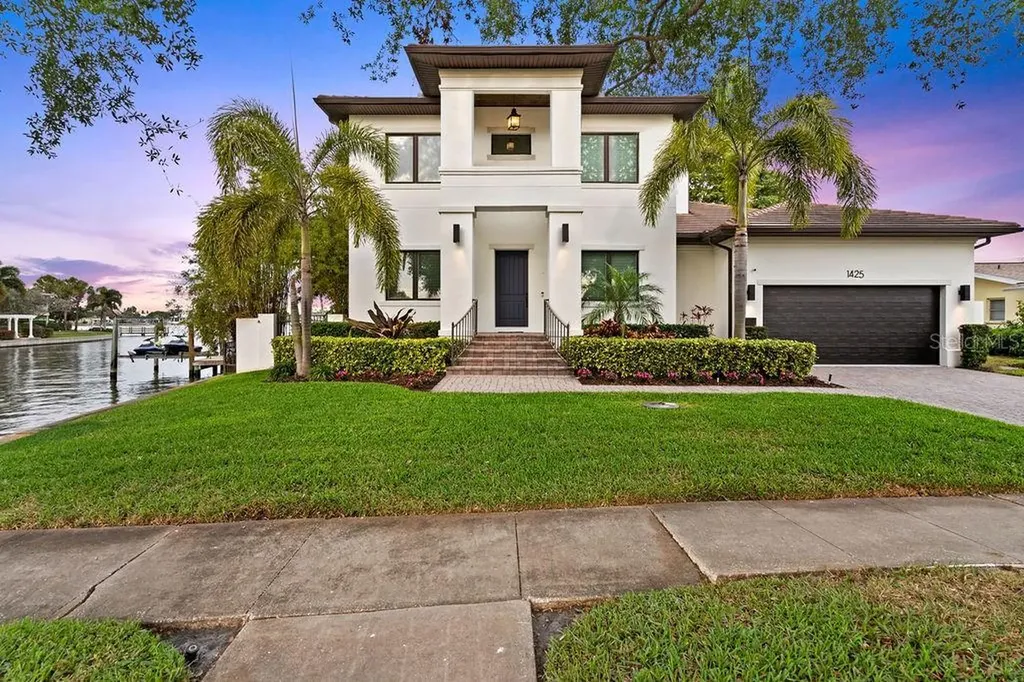1425 Eden Isle Boulevard NE St Petersburg FL 33704
