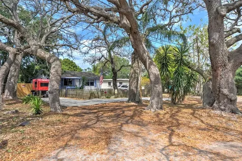 3149 69th Avenue N St Petersburg FL 33702