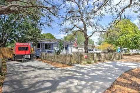 3149 69th Avenue N St Petersburg FL 33702