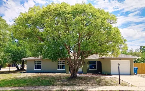 4518 Lakeshore Avenue Spring Hill FL 34606