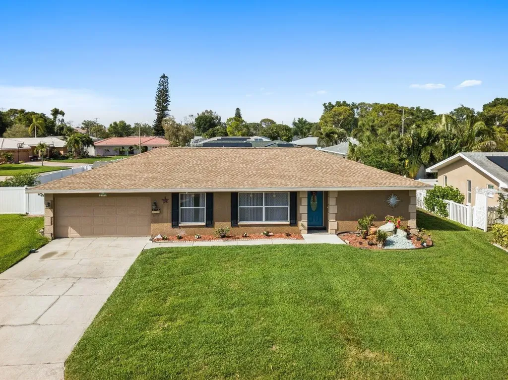 2167 68th Avenue S St Petersburg FL 33712
