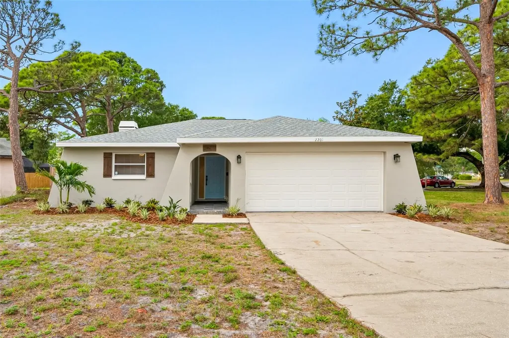 2201 Coronada Way S St Petersburg FL 33712