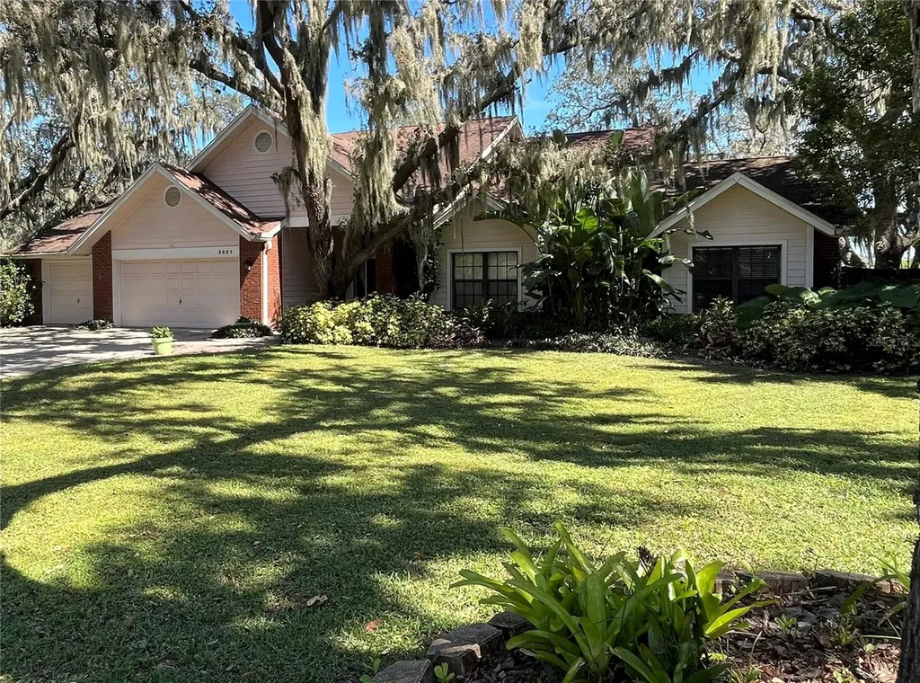 3907 Ryalwood Court Valrico FL 33596