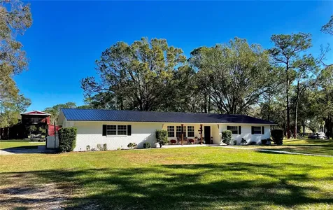 40 Oakwood Road Winter Haven FL 33880