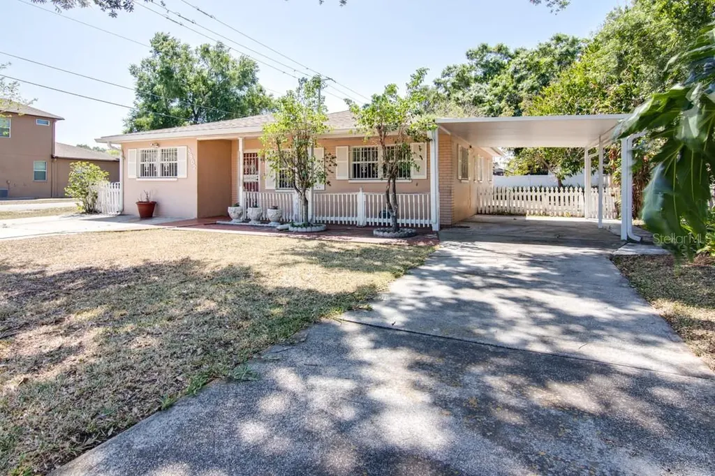 3902 W Cass Street Tampa FL 33609