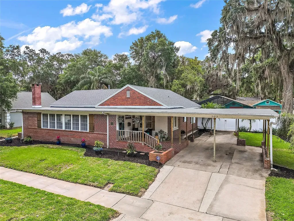 707 Lincoln Avenue Leesburg FL 34748