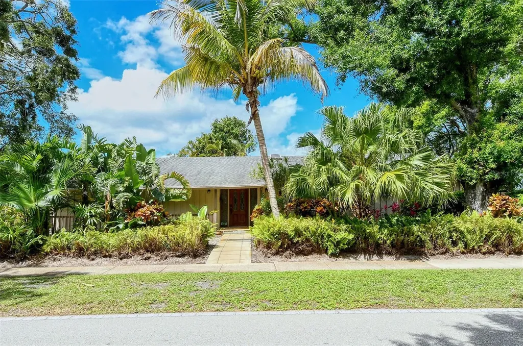 4848 Riverwood Avenue Sarasota FL 34231