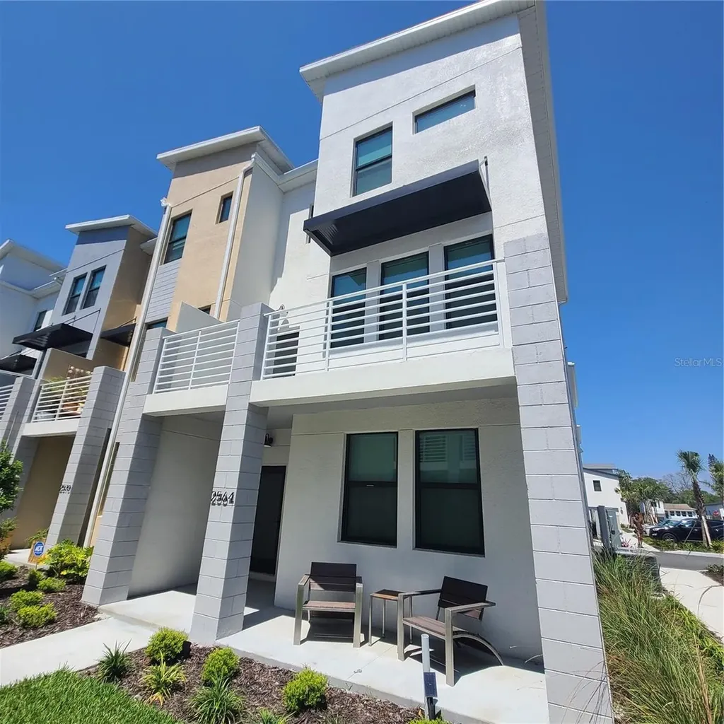 2564 12th Place N St Petersburg FL 33713