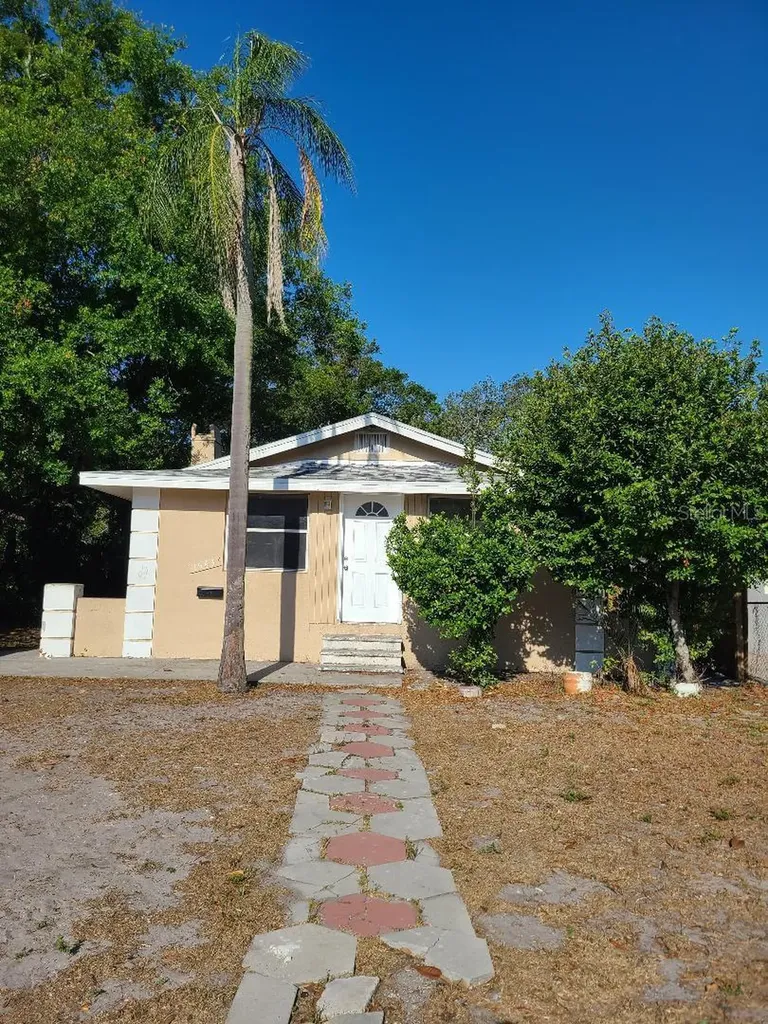 1543 42nd Street S St Petersburg FL 33711