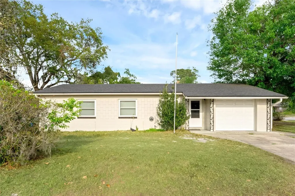 821 S Amelia Avenue Deland FL 32724