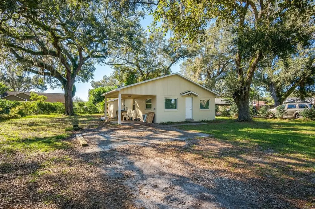 4178 Lake Avenue Kissimmee FL 34746