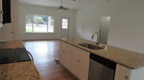 42 Fisher Pass Ocklawaha FL 32179