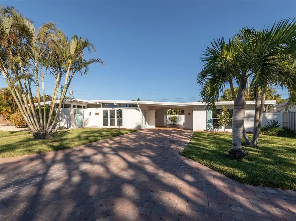 2 Gulf Manor Drive Venice FL 34285