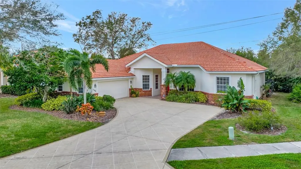 7104 Coachlight Street Sarasota FL 34243