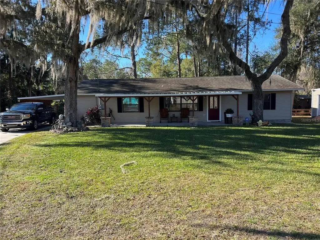 1457 NW 23rd Place Lake Panasoffkee FL 33538