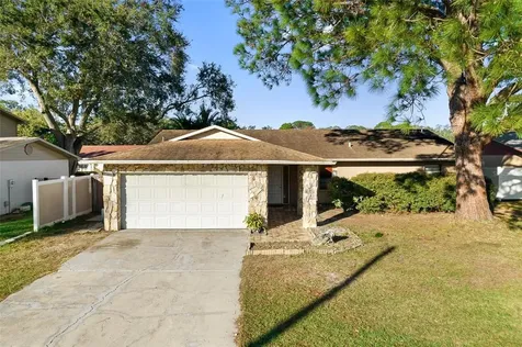 7904 Singing Court Place Tampa FL 33615