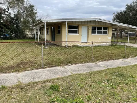 1304 Warrington Way Tampa FL 33619
