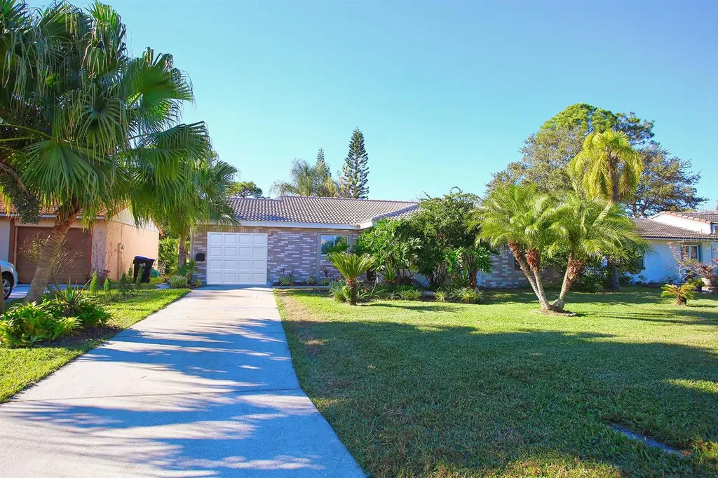 10154 Donhill Court Orlando FL 32821