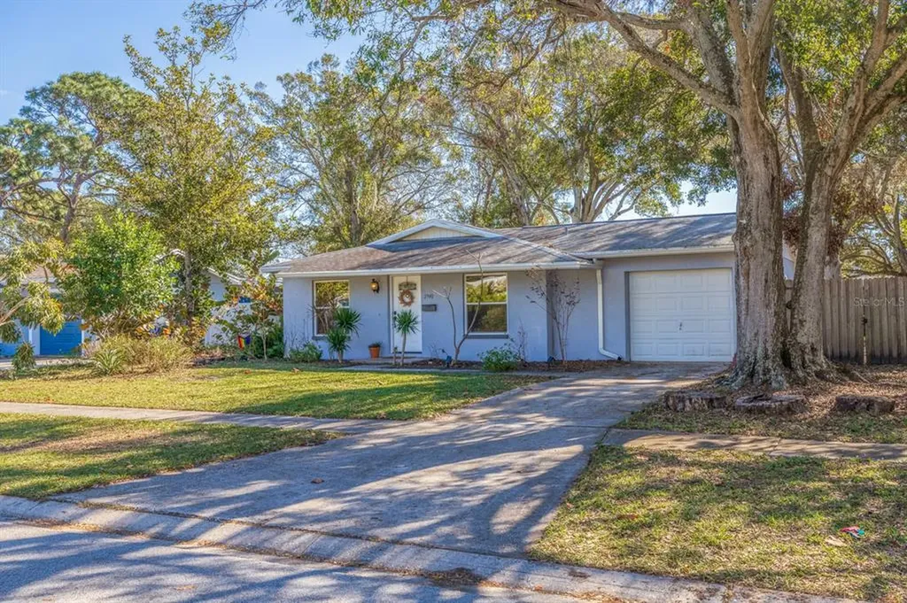 2940 47th Avenue S St Petersburg FL 33712