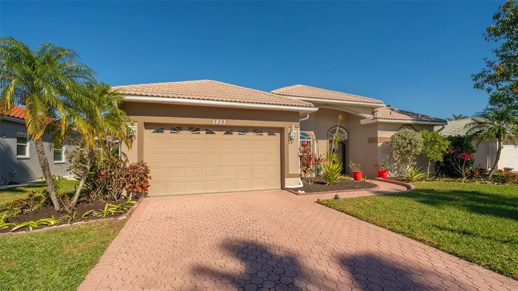 3803 72nd Avenue E Sarasota FL 34243