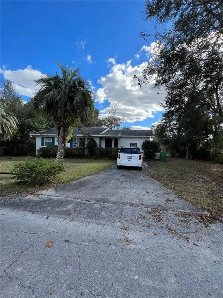 736 W Florence Avenue Deland FL 32720