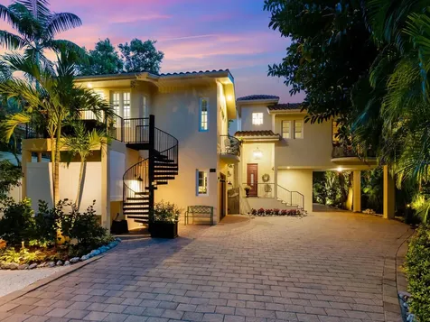 438 S Shore Drive Sarasota FL 34234