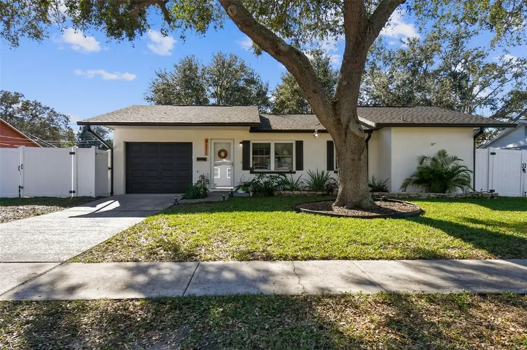 4111 Whiting Drive SE St Petersburg FL 33705