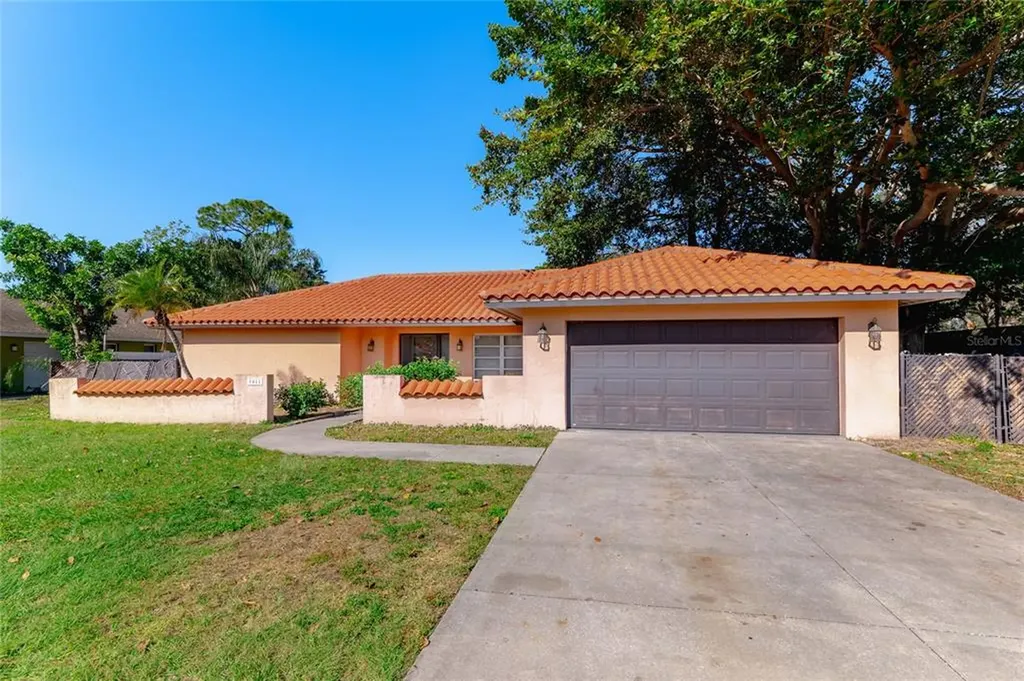 5011 W Country Club Drive Sarasota FL 34243