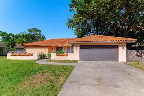 5011 W Country Club Drive Sarasota FL 34243