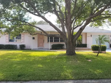 4042 26th Avenue N St Petersburg FL 33713