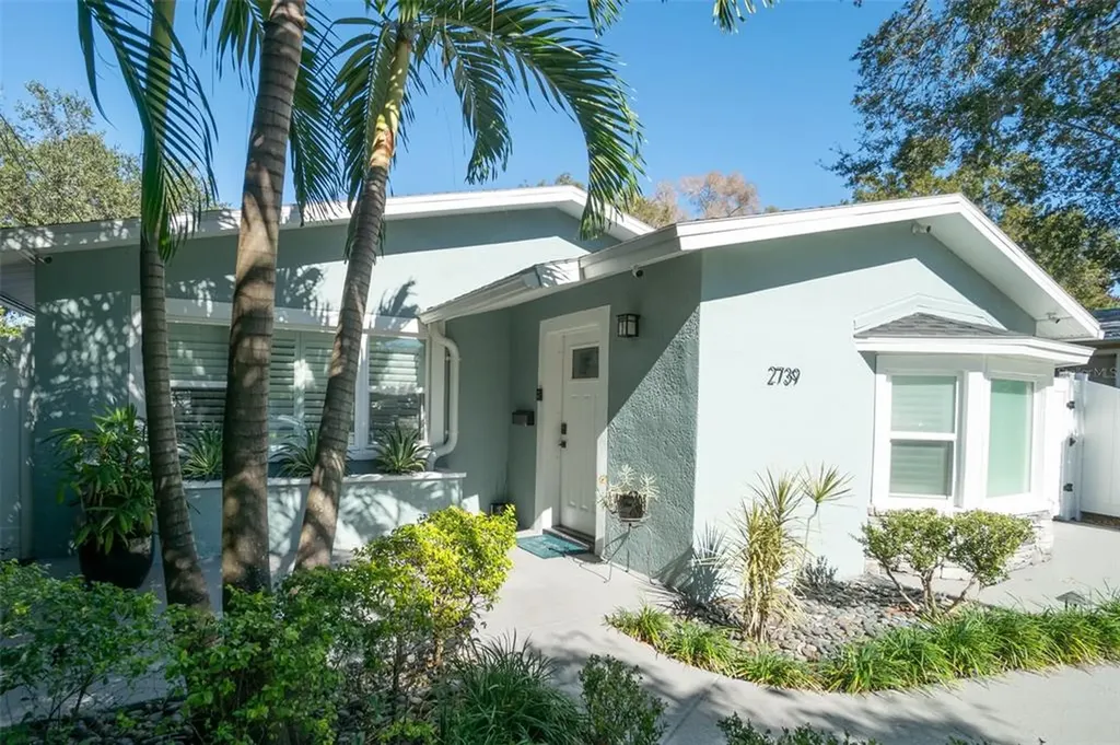 2739 26th Avenue N St Petersburg FL 33713