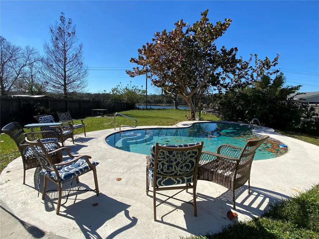 910 Lake Avenue Edgewater FL 32132