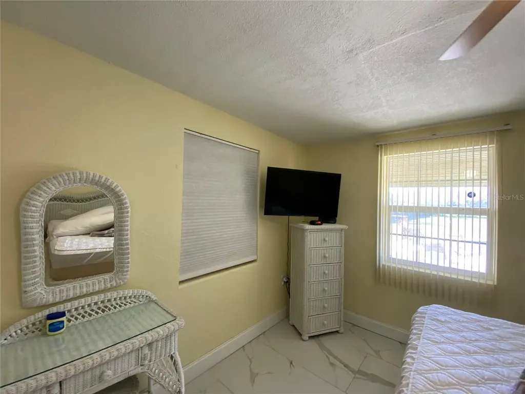 910 Lake Avenue Edgewater FL 32132