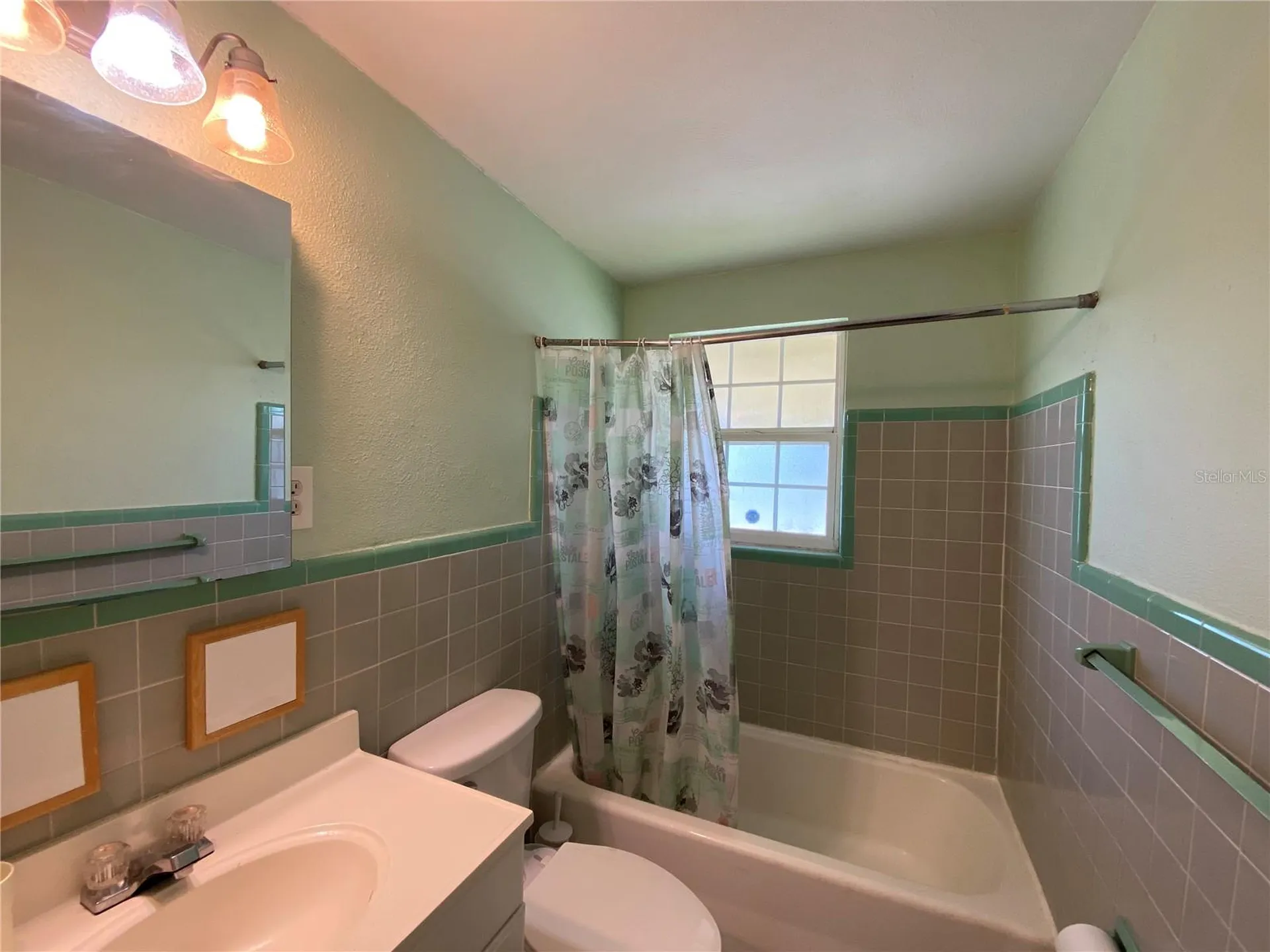 910 Lake Avenue Edgewater FL 32132