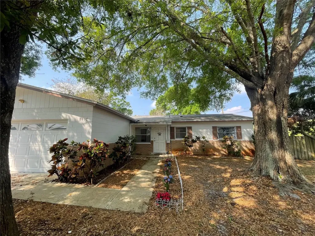 7498 Oak Street NE St Petersburg FL 33702