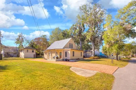 438 W Church Street Deland FL 32720