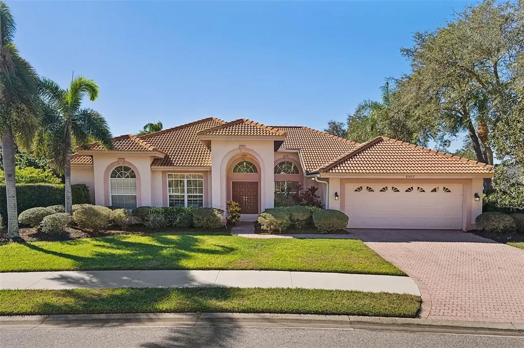 8507 Woodbriar Drive Sarasota FL 34238