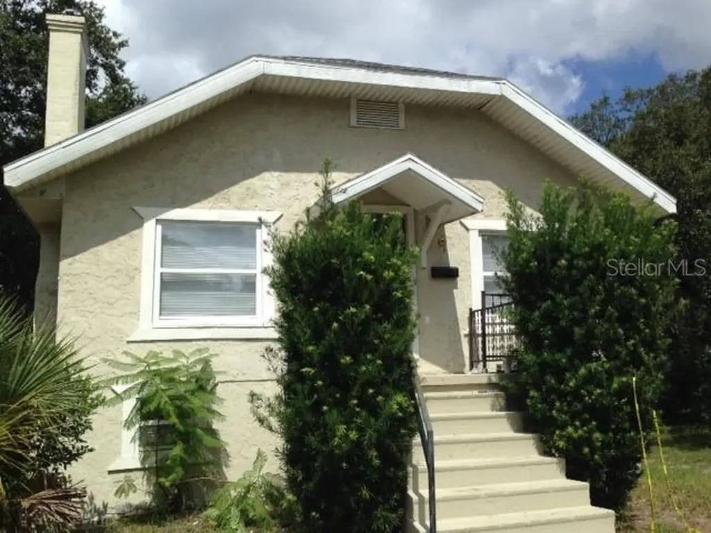 1802 E Caracas Street Tampa FL 33610