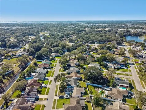 6925 Dunnett Avenue N St Petersburg FL 33709