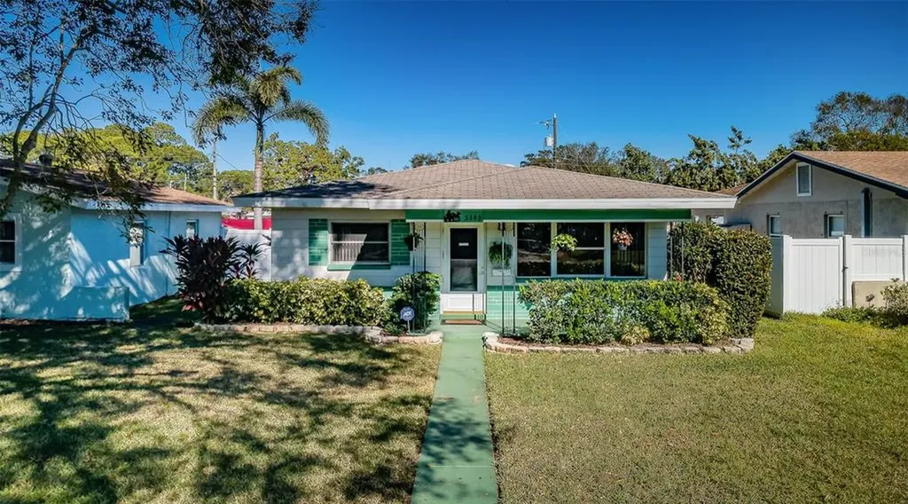5343 8th Avenue N St Petersburg FL 33710