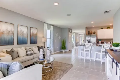 1272 Cascades Avenue Davenport FL 33837