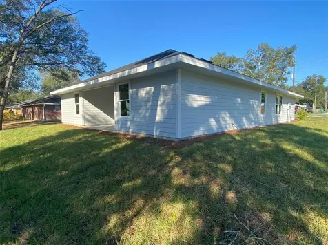 25037 SW 24th Place Newberry FL 32669